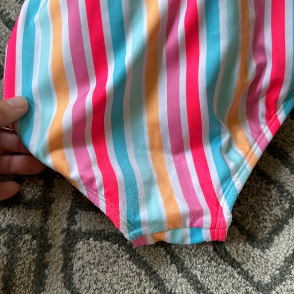 Cat and Jack one piece striped swimsuit size XS (4/5) - Picture 5 of 5